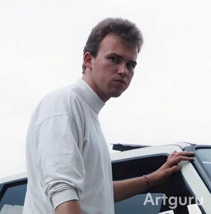 Ich mit 24 Jahren. Wir waren da wohl mit dem Auto unterwegs. Per AI verbessert.